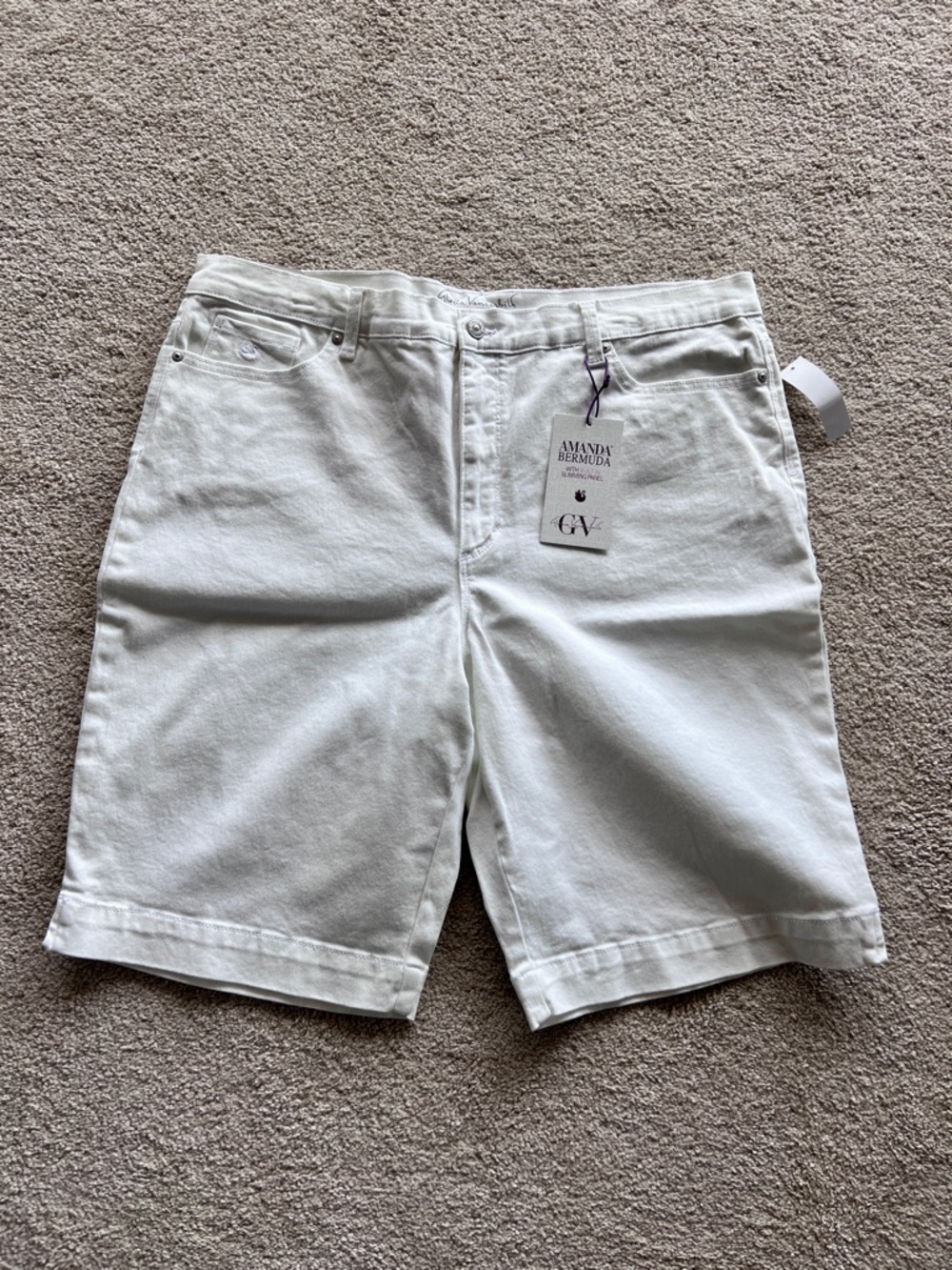 Gloria Vanderbilt Women’s Amanda Bermuda White Denim Shorts NWT